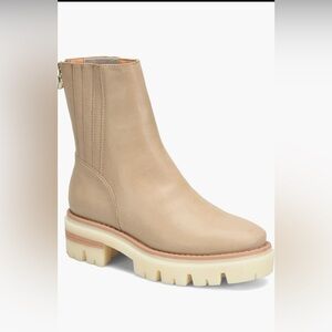 NIB Korks Vivi Lug Sole Chelsea Boot in Beige, Women’s Size 10